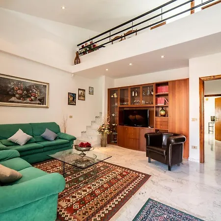 Apartment Eucalipto, Splendido Con Terrazza Panoramica Sulla Campagna Versiliese Massarosa