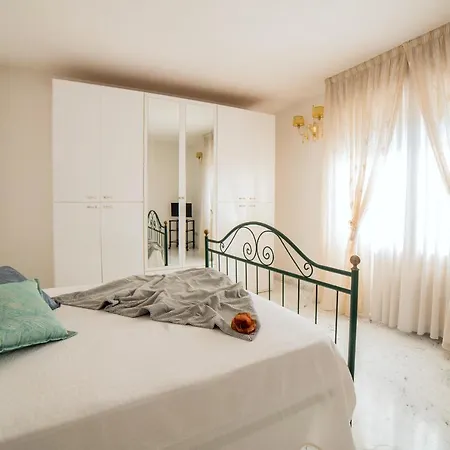 Eucalipto, Splendido Con Terrazza Panoramica Sulla Campagna Versiliese Apartment