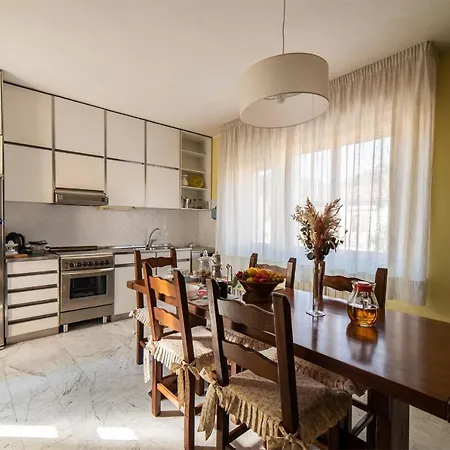 Apartment Eucalipto, Splendido Con Terrazza Panoramica Sulla Campagna Versiliese